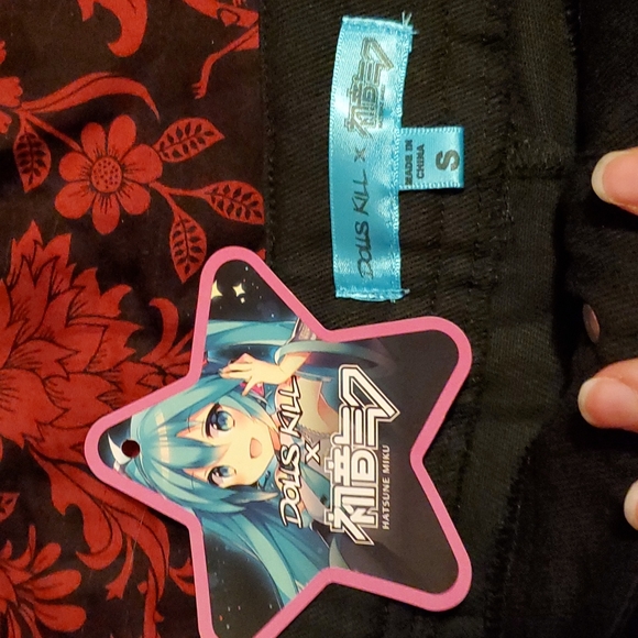 Dolls Kill x Hatsune Miku Star Bright Ruffle Shorts - Picture 4 of 4